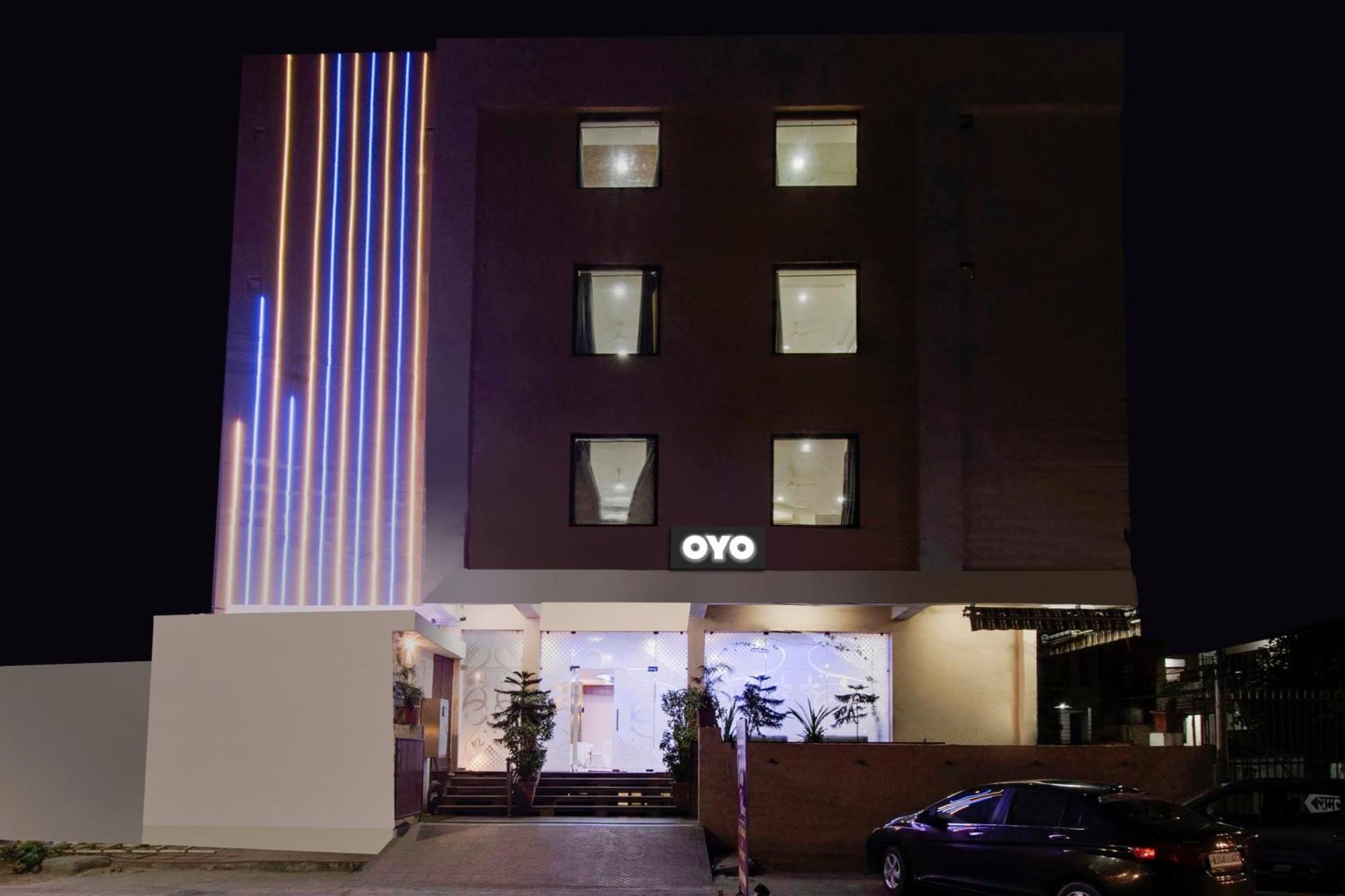 Capital O Pink Peral Hotel Dzsaipur Kültér fotó
