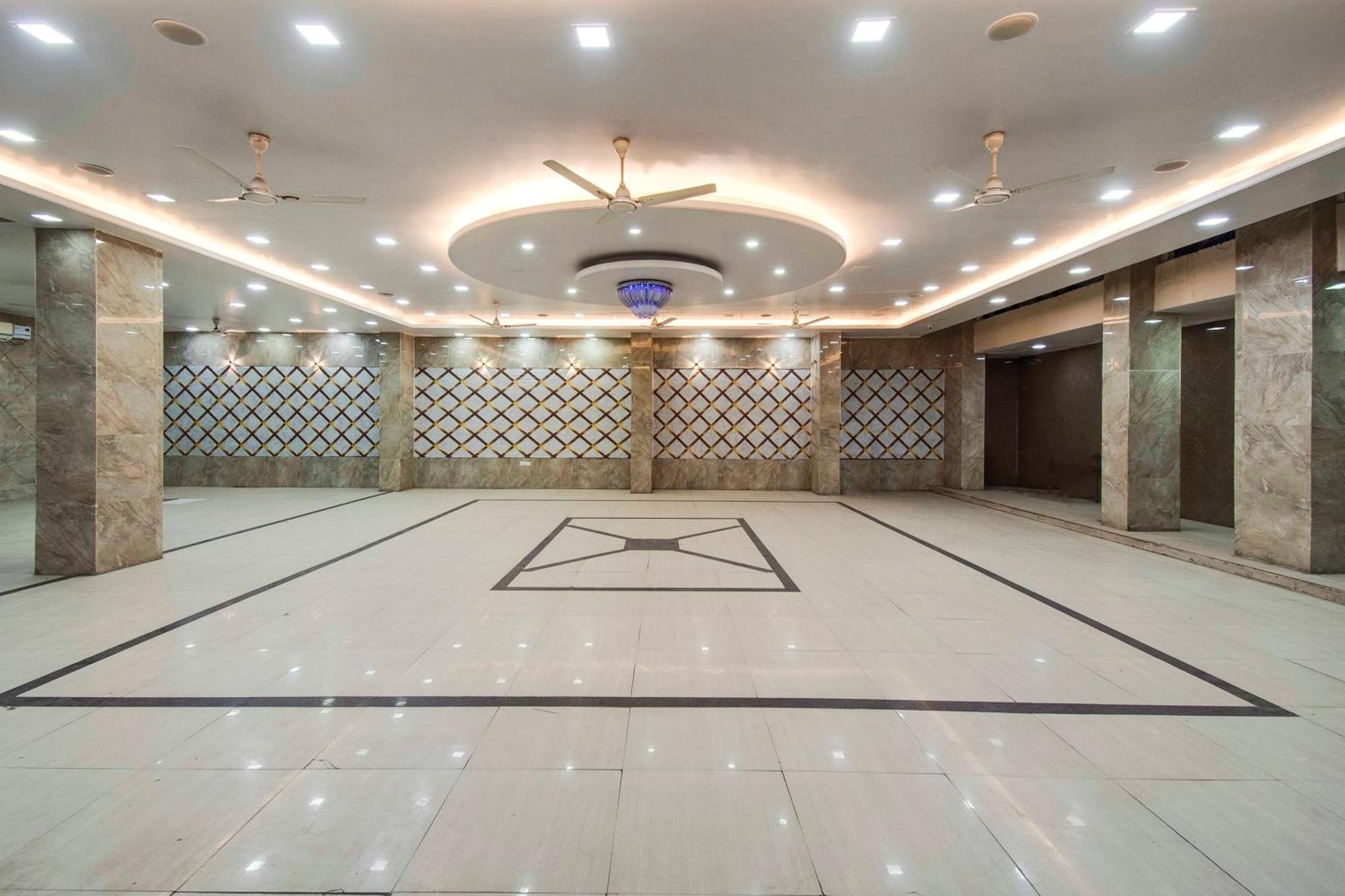 Capital O Pink Peral Hotel Dzsaipur Kültér fotó