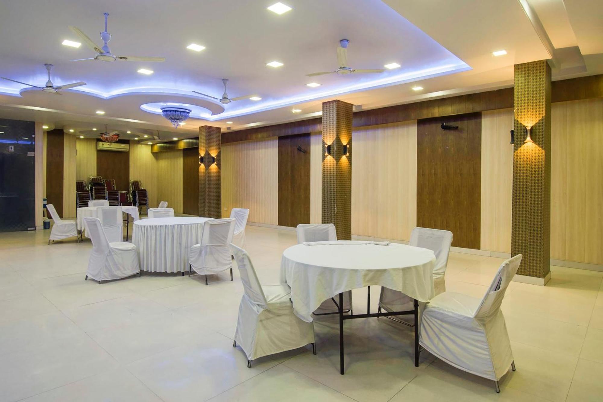 Capital O Pink Peral Hotel Dzsaipur Kültér fotó