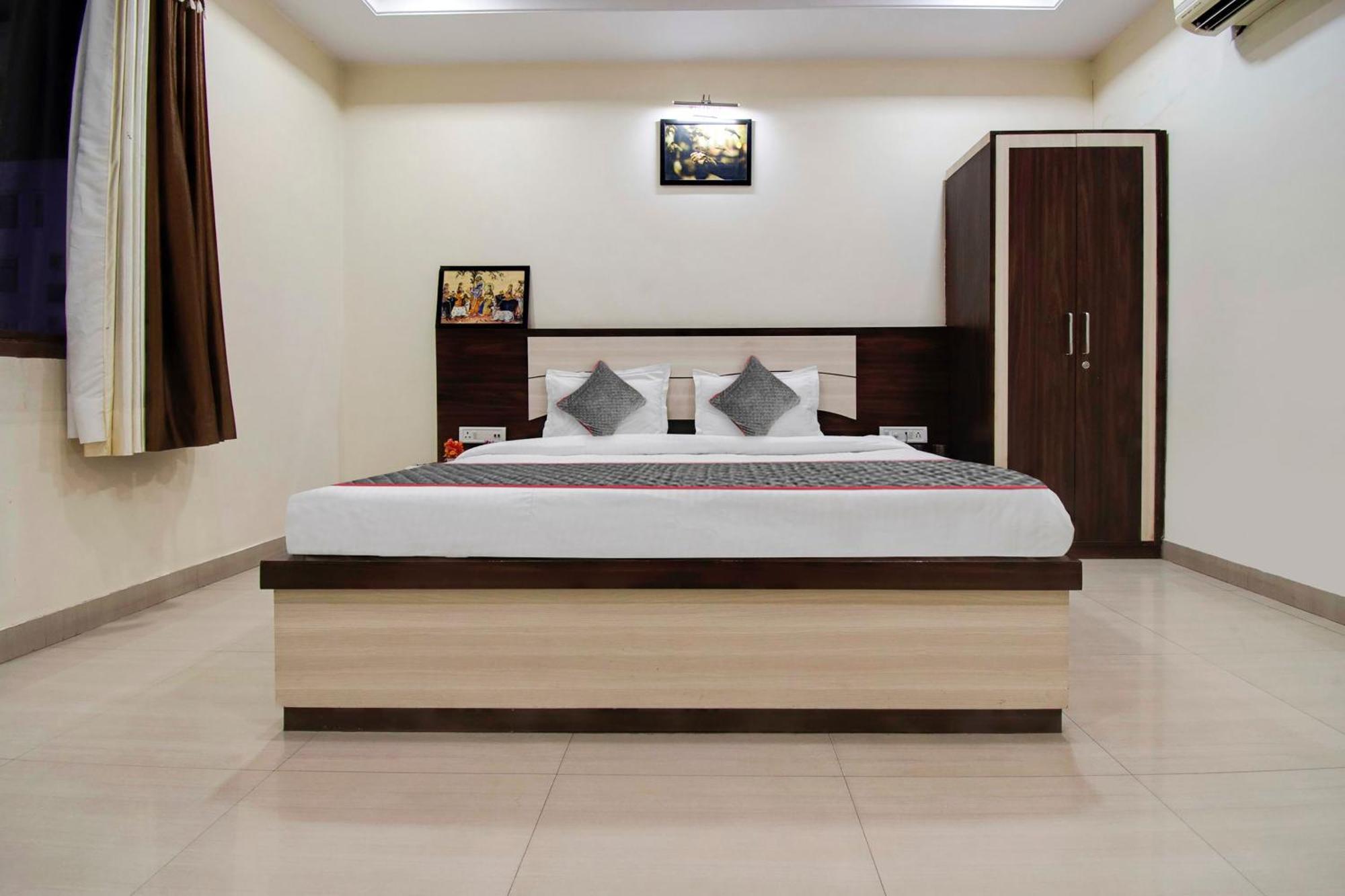 Capital O Pink Peral Hotel Dzsaipur Kültér fotó