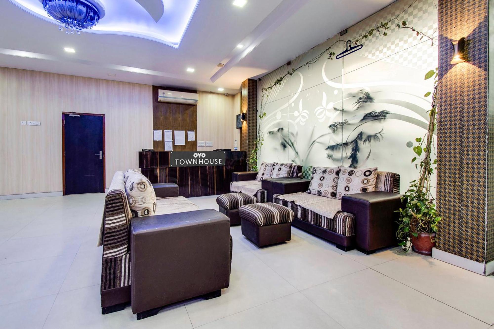 Capital O Pink Peral Hotel Dzsaipur Kültér fotó