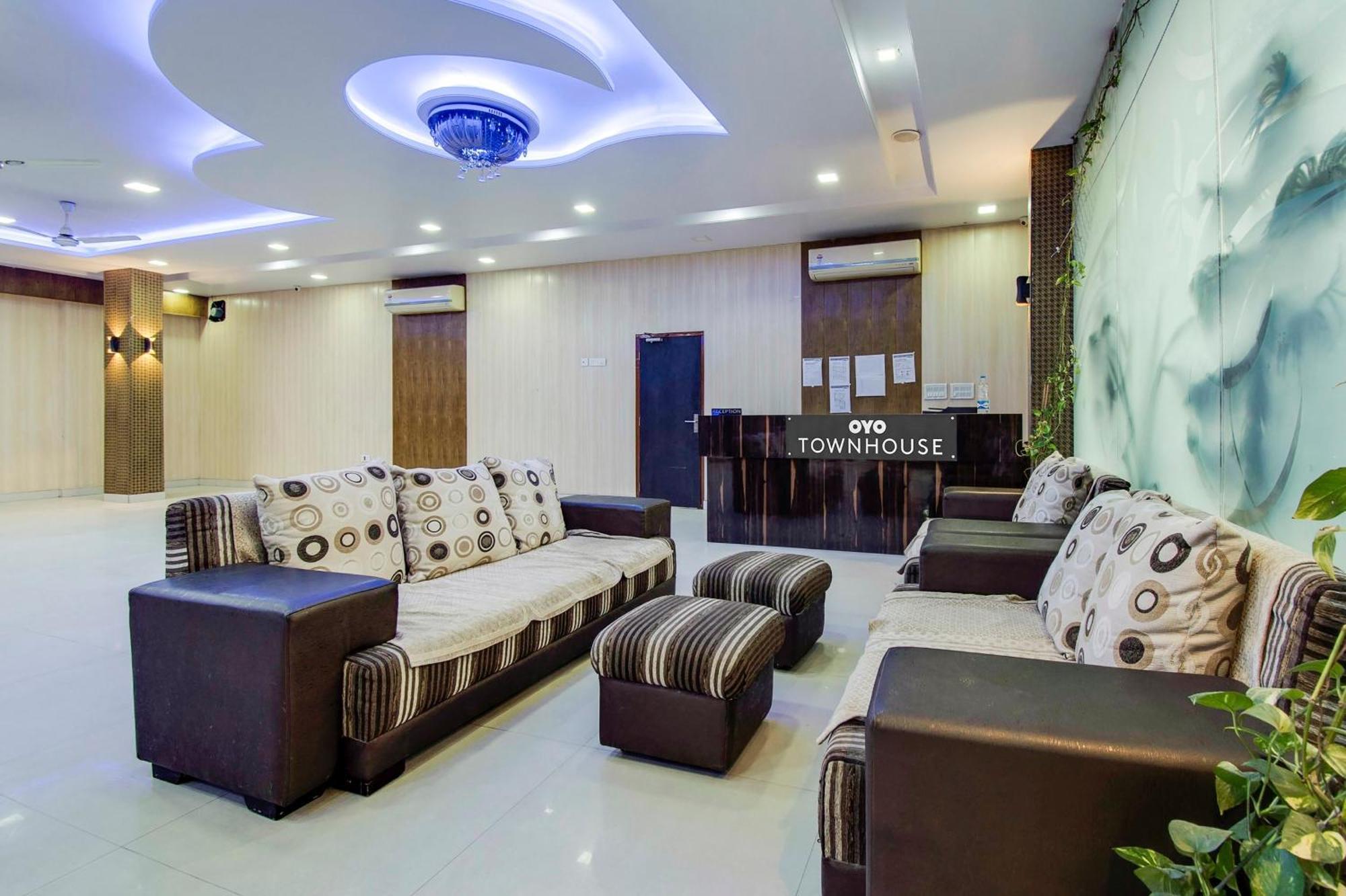 Capital O Pink Peral Hotel Dzsaipur Kültér fotó
